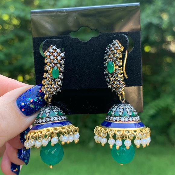 Bell Shape Rhinestone & Pearl Fringe Shaker Earrings - Picture 5 of 12